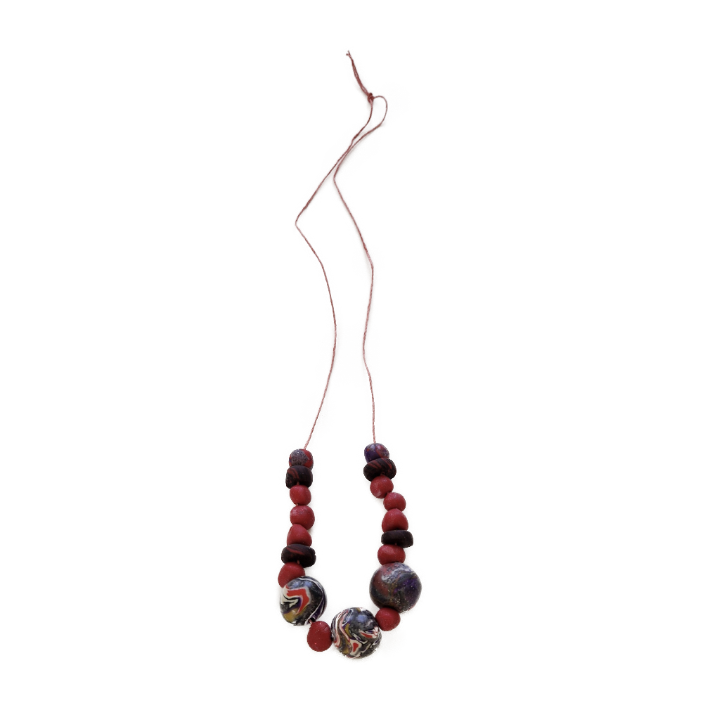 FIMO-Kette mit Hanfband rot-grau