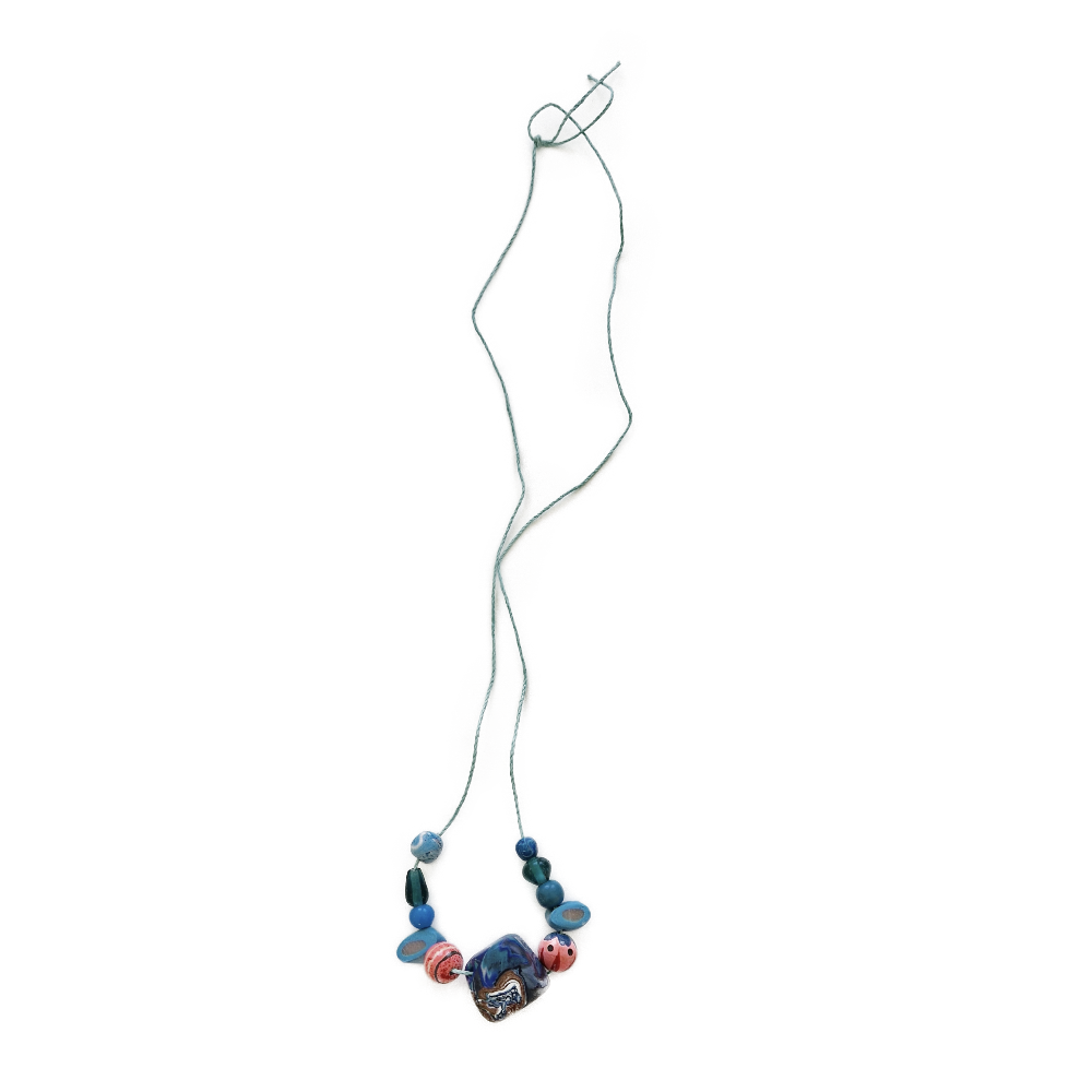 FIMO-Kette mit Hanfband türkis/koralle