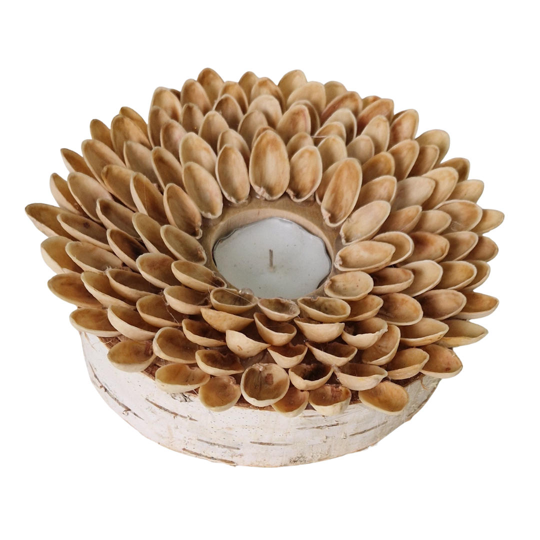 Teelichthalter aus Pistazienschalen und Holz, natur