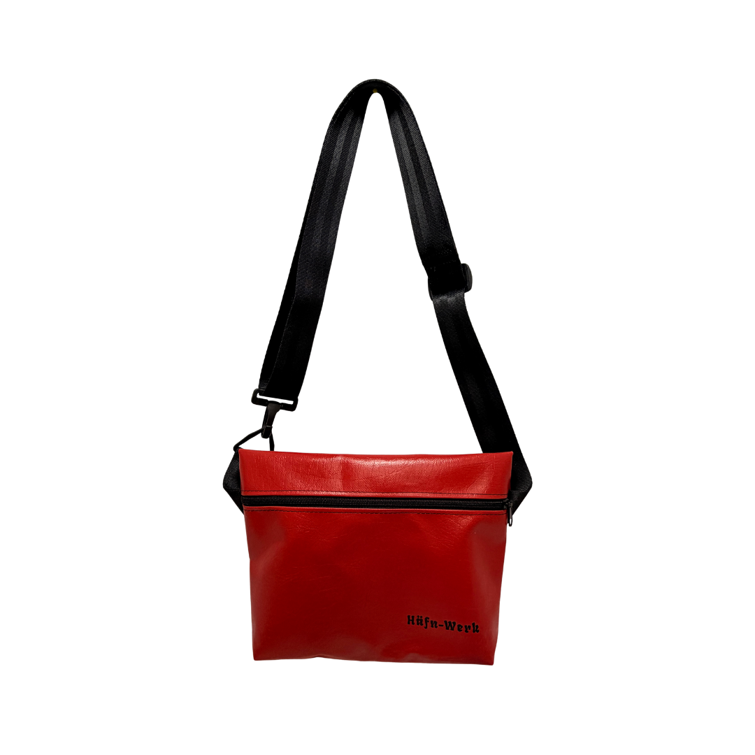 Cross-Body Bag "Ferdinand" in Rot mit Aufdruck "Häfn Werk"