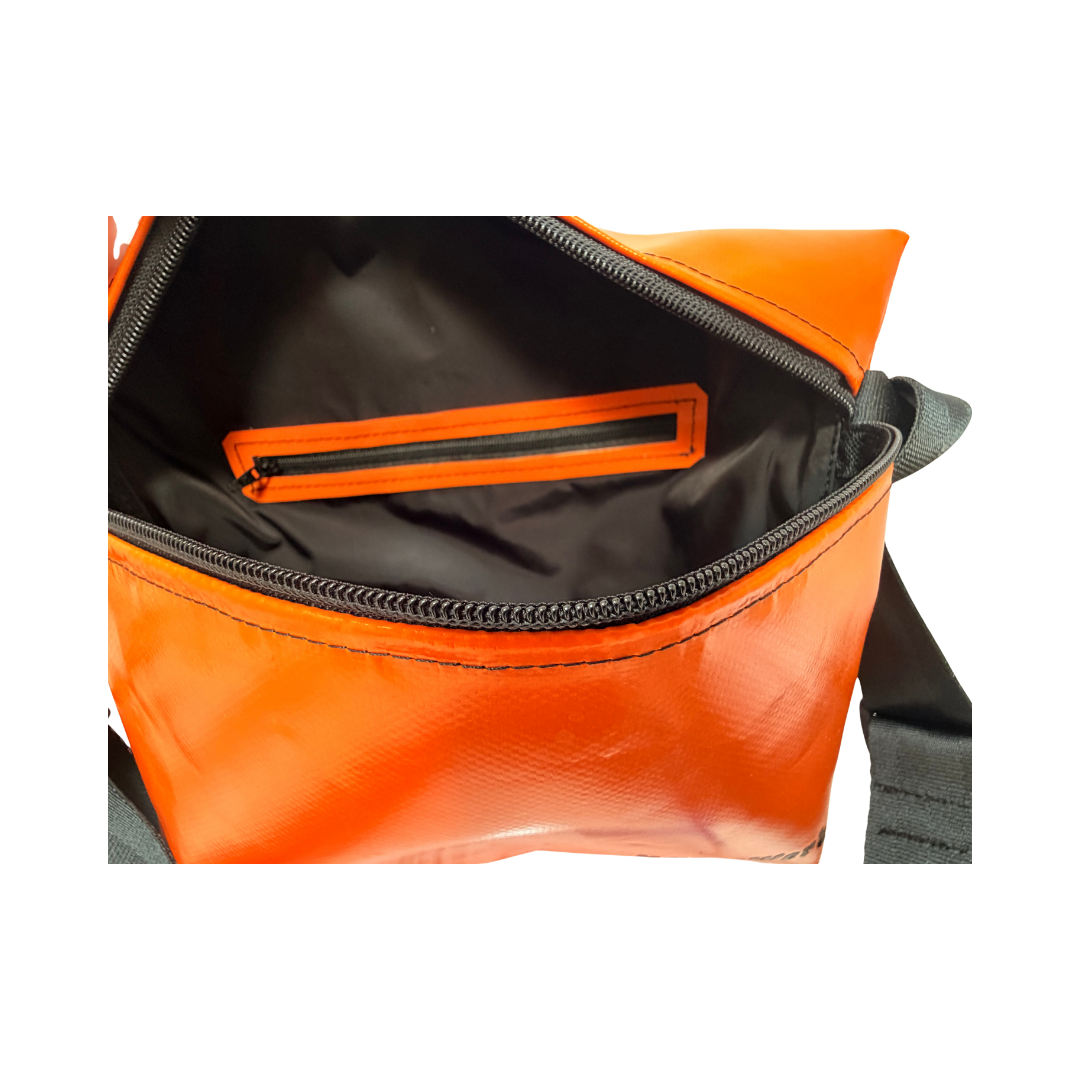 Cross-Body Bag "Ferdinand" in Orange mit Aufdruck "Häfn Werk" – Bild 3