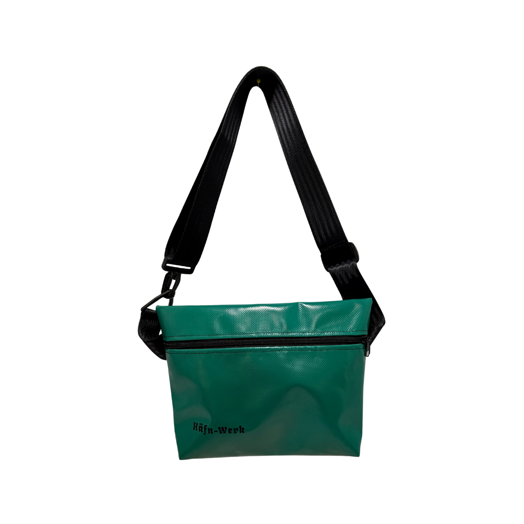 Cross-Body Bag "Ferdinand" in Grün mit Aufdruck "Häfn Werk"