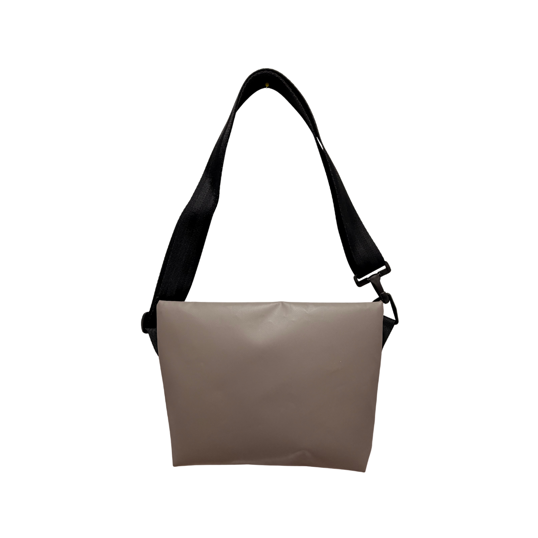 Cross-Body Bag "Ferdinand" in Stein mit Aufdruck "Häfn Werk" – Bild 2