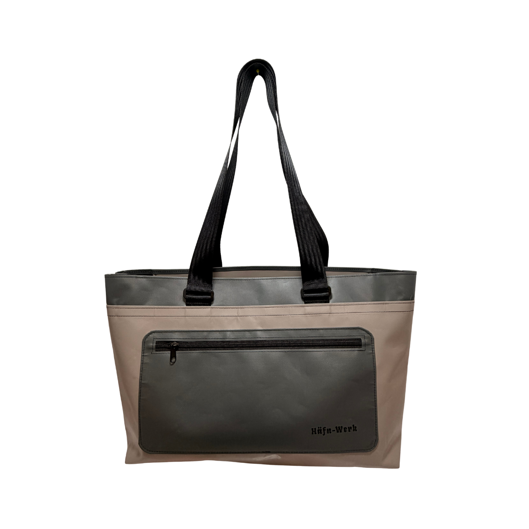 Shopper "Pauline" in Sandgrau (matt) mit Aufdruck "Häfn Werk"