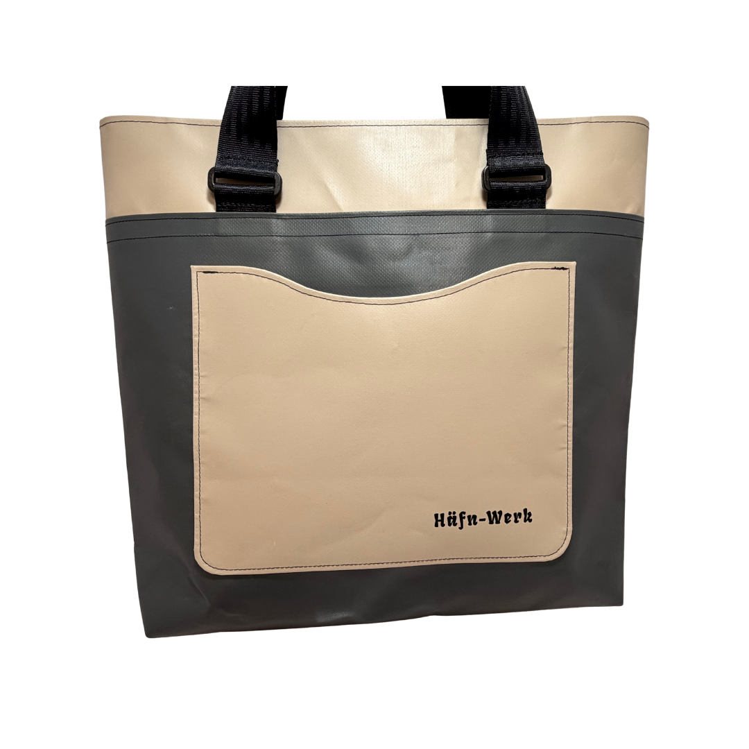 Shopper "Pauline" in Grau-Creme mit Aufdruck "Häfn Werk" – Bild 2